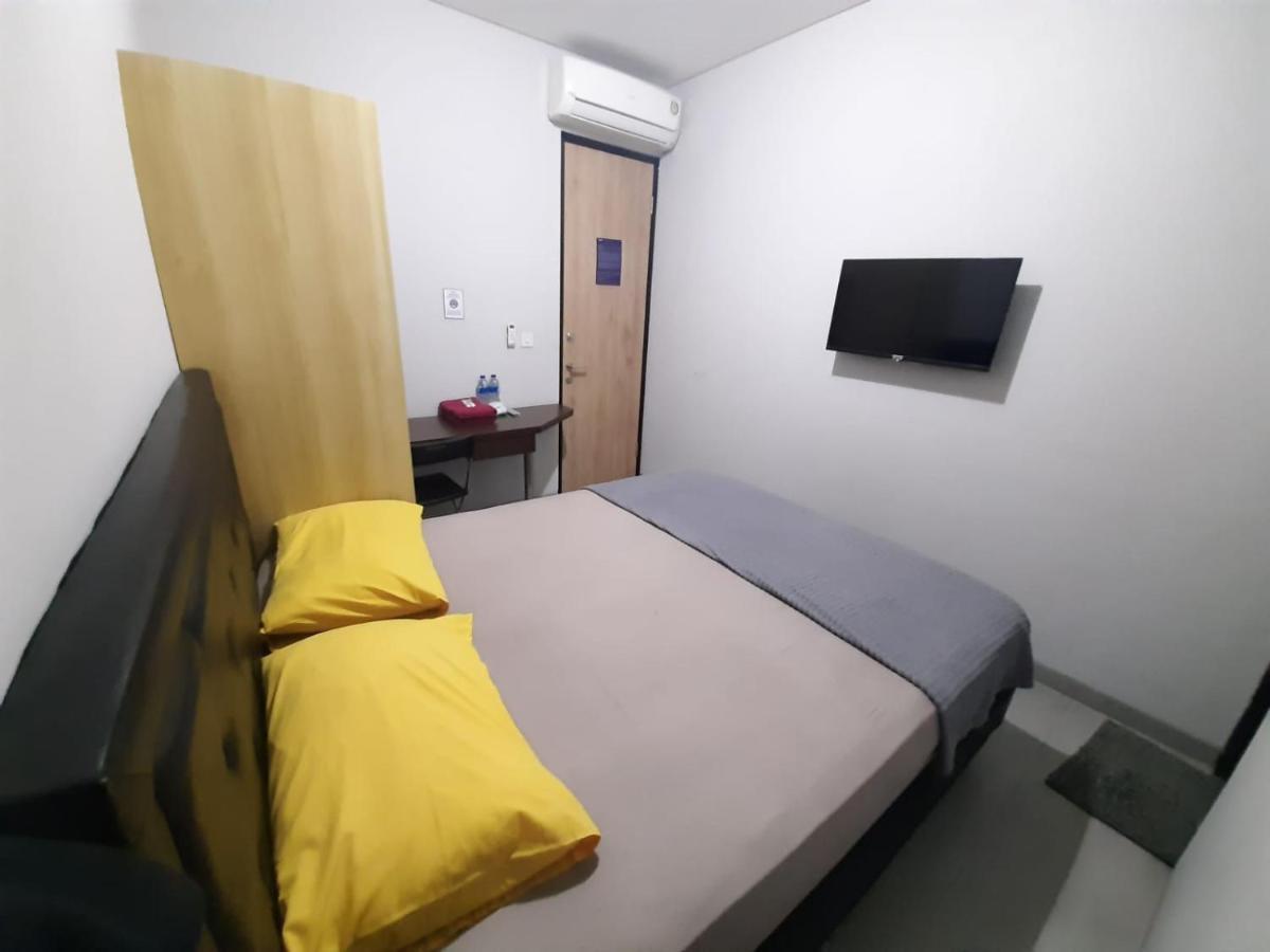 Oyo Life 92770 Cozy Puri 22 Otel Cakarta Dış mekan fotoğraf