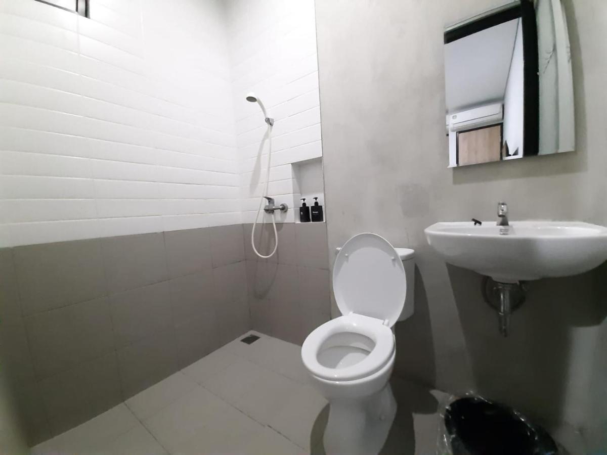 Oyo Life 92770 Cozy Puri 22 Otel Cakarta Dış mekan fotoğraf