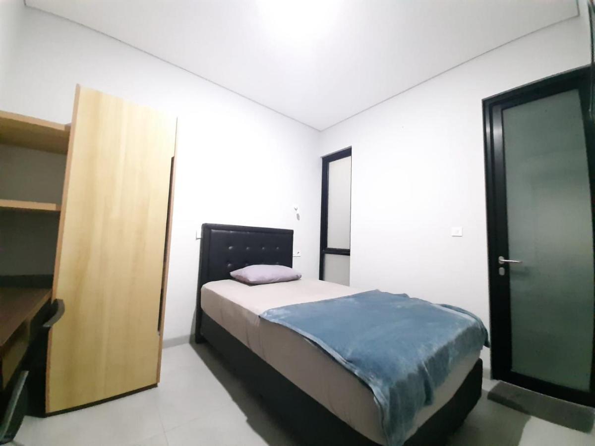 Oyo Life 92770 Cozy Puri 22 Otel Cakarta Dış mekan fotoğraf